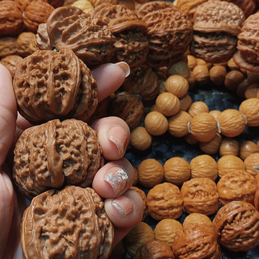 【闪购商品】文玩核桃吊坠?*林白狮子