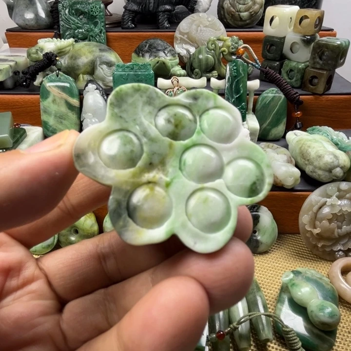 独山玉未镶嵌珠宝半成品