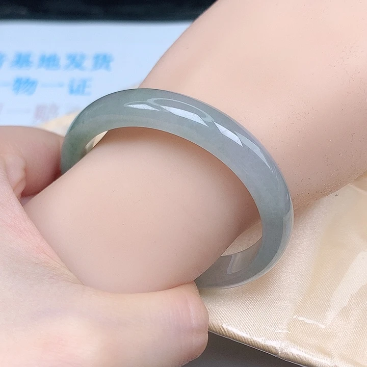 翡翠手镯未镶嵌天然