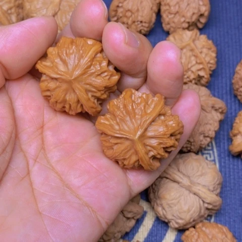 【闪购商品】文玩核桃吊坠徐*里三棱36