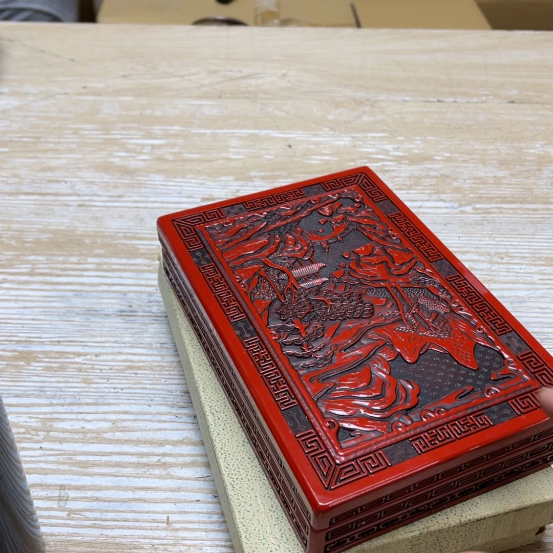 瓷片浅****腿密密麻麻地排列着一个