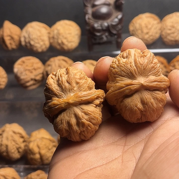 吊坠文玩核桃45元宝……