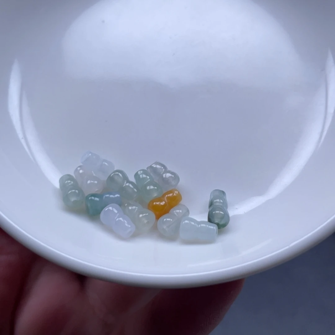 翡翠散珠通孔葫芦12颗