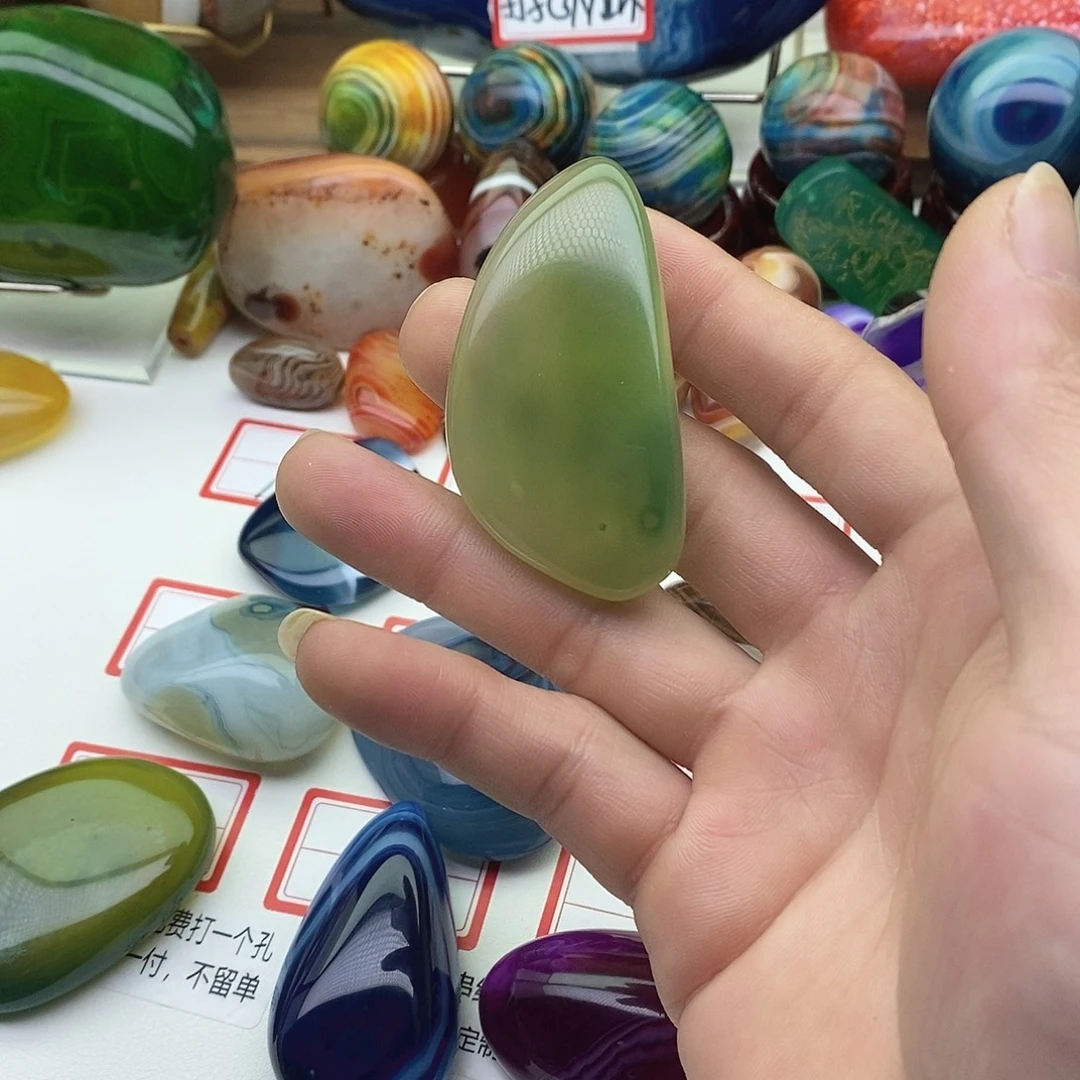 玛瑙/玉髓未镶嵌珠宝奇石