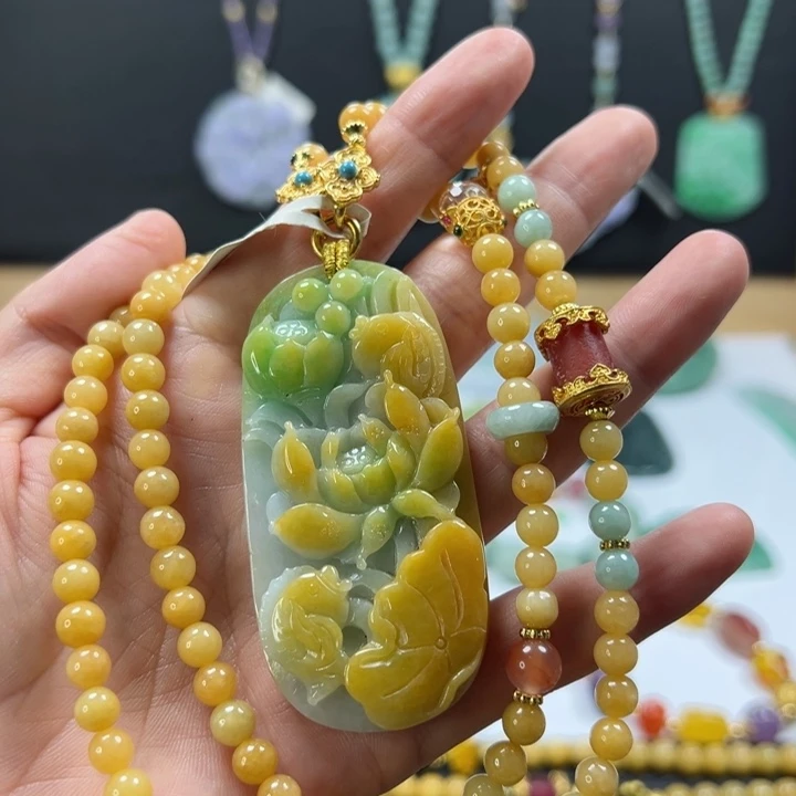 颈饰未镶嵌翡翠吊坠