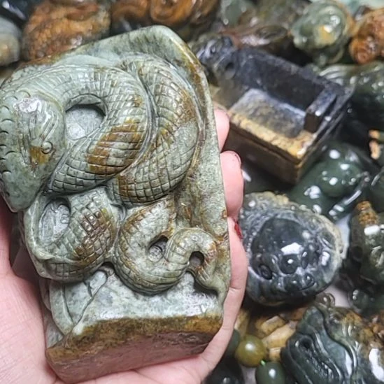 岫岩河磨玉（透闪石质玉）未镶嵌挂件