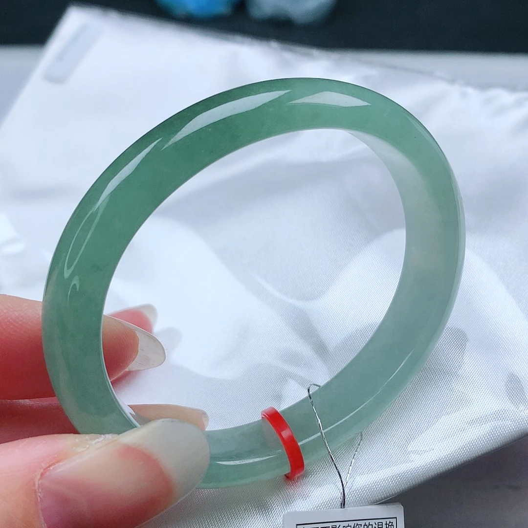 翡翠手镯未镶嵌54贵+