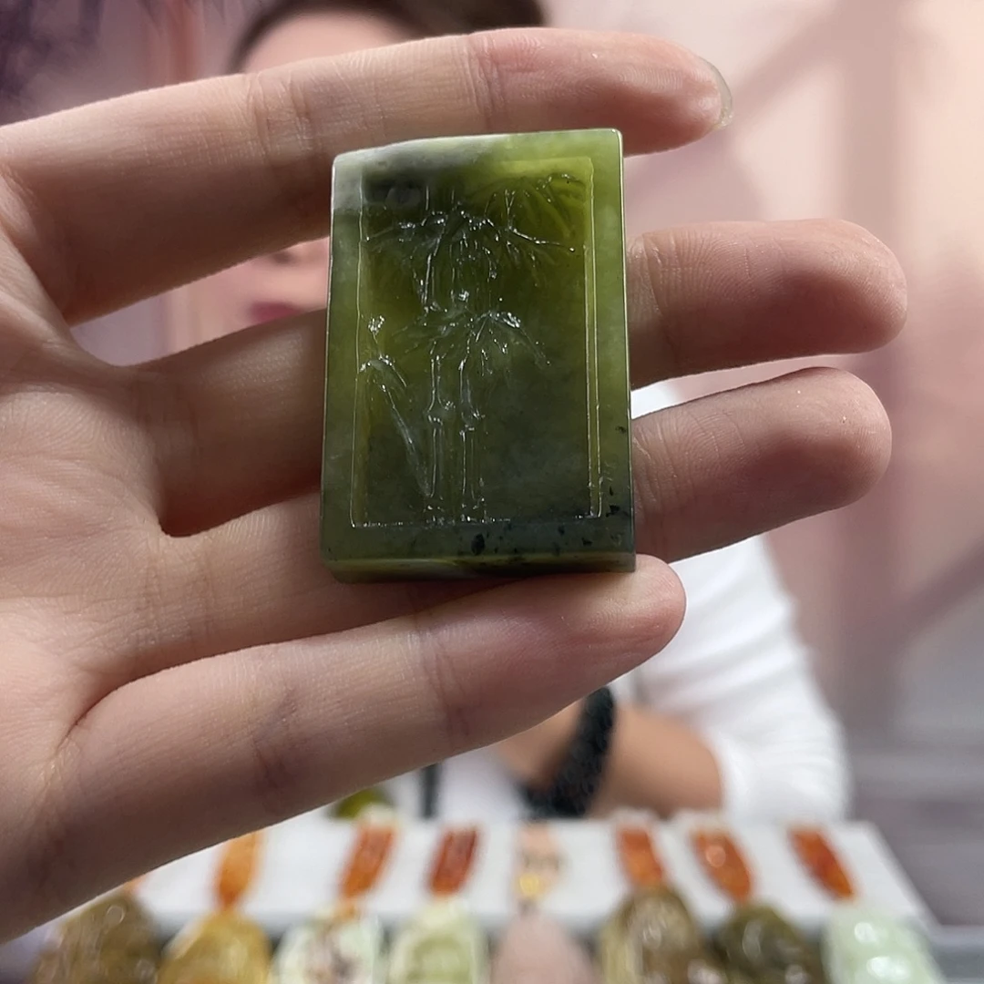 蛇纹石玉未镶嵌吊坠(赠链)