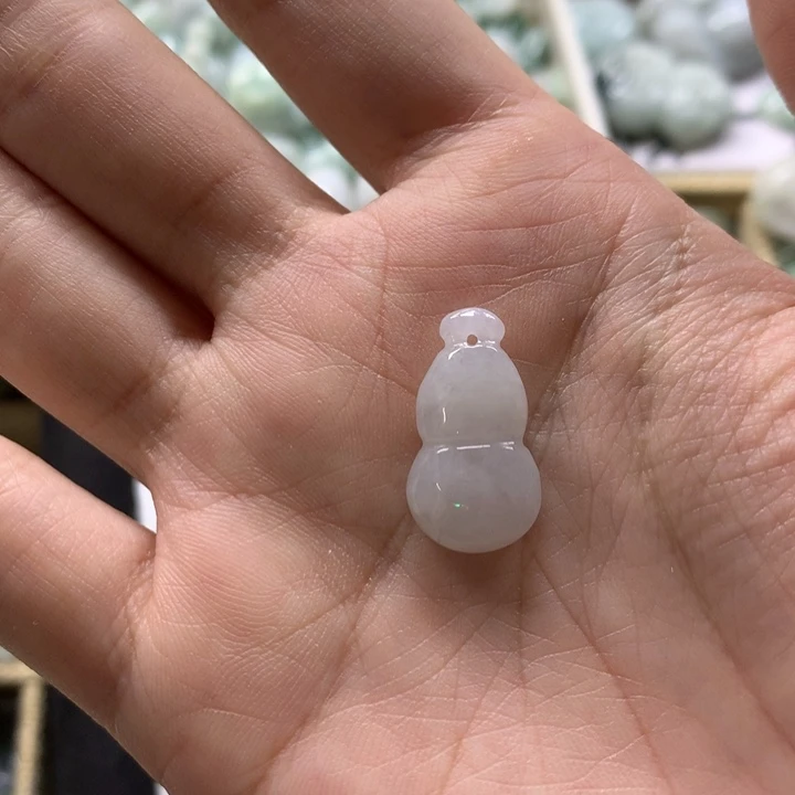 翡翠未镶嵌颈饰缅甸A货翡翠