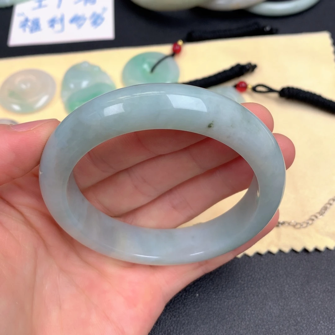 玉***儿未镶嵌手镯翡翠多样性发货翡翠