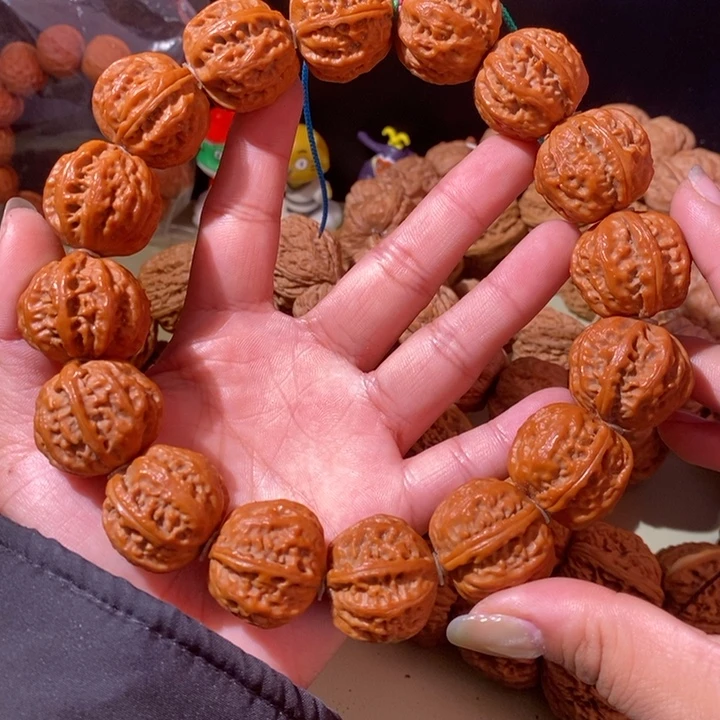 文玩核桃手串……23