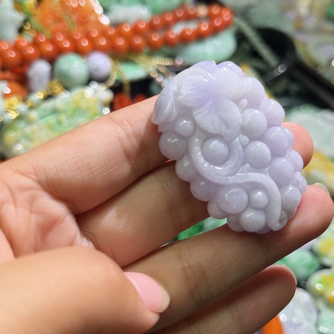 翡翠未镶嵌颈饰待编织