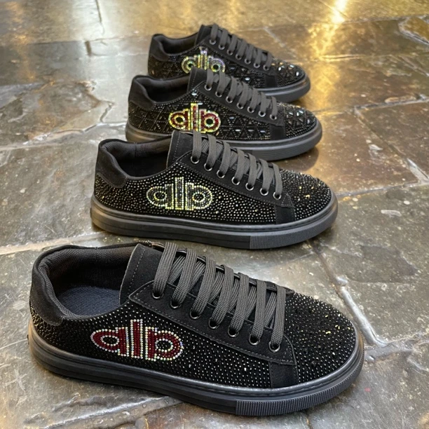 （单棉同款）欧洲站新款烫钻工艺低帮平跟百搭板鞋
