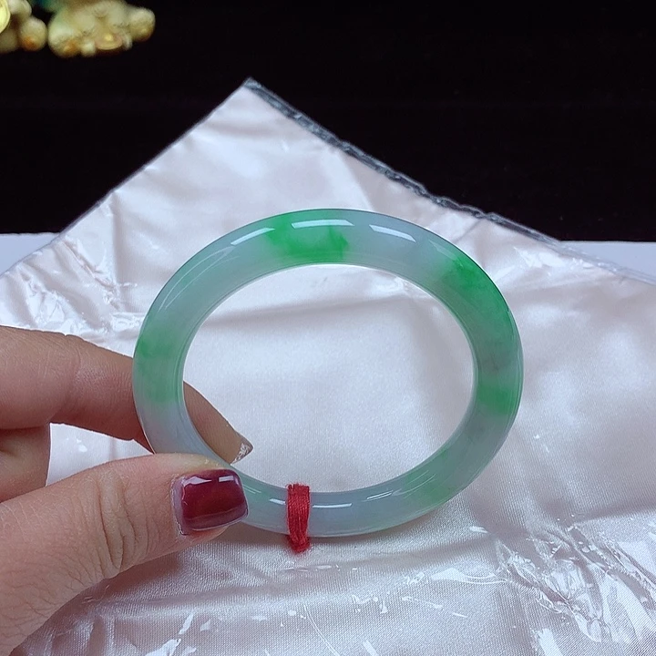 未镶嵌手镯（圆镯）翡翠圈口55