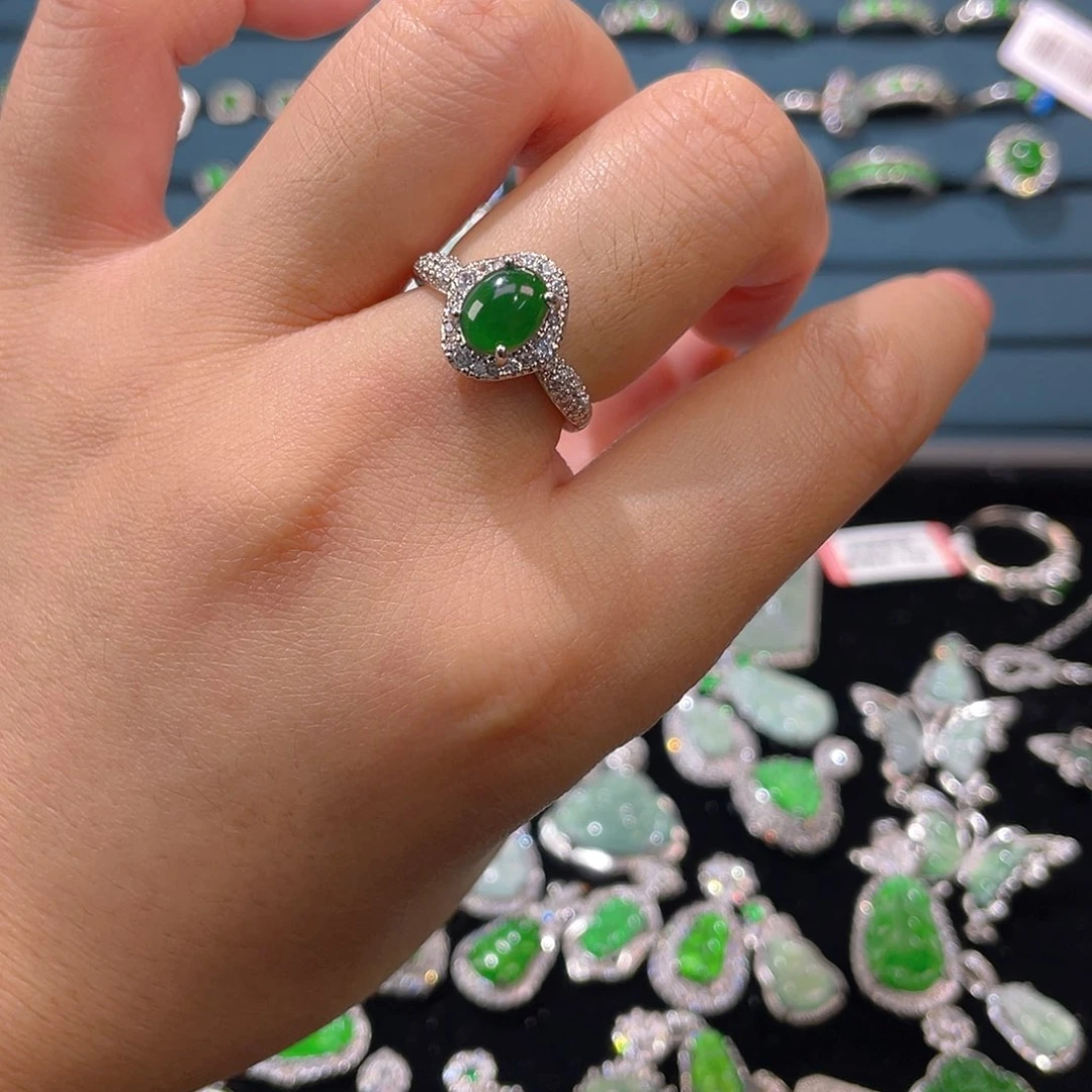 未镶嵌戒指翡翠戒指