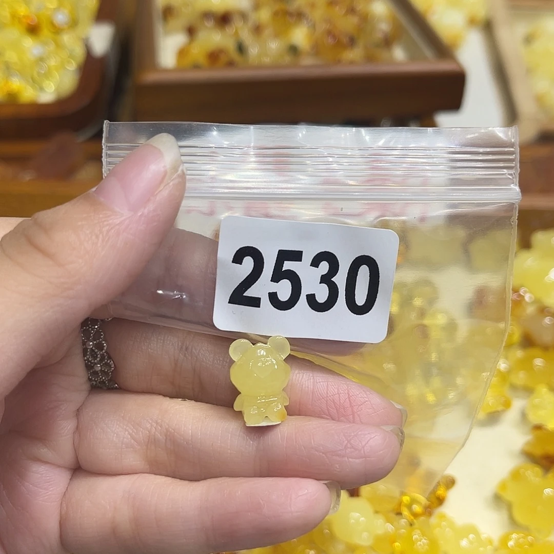 琥珀未镶嵌颈饰蜜蜡