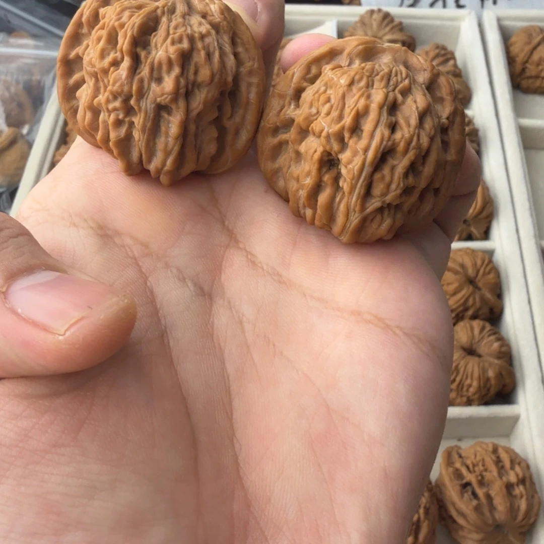 幺***鸿文玩核桃把件四座楼