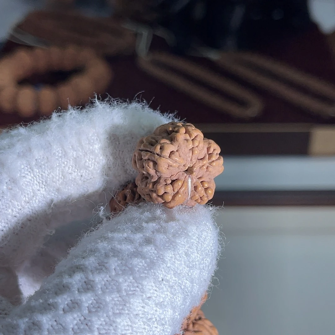 金刚菩提吊坠绝情梅花