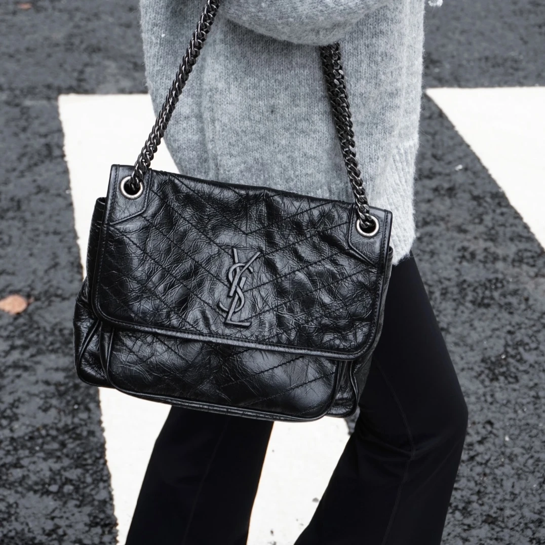 95新 YSL/圣罗兰 YSL黑色中号D扣niki单肩斜挎包 25050177-03