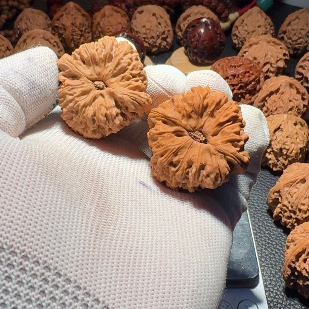 呕***吼文玩核桃吊坠有黄有色差有修