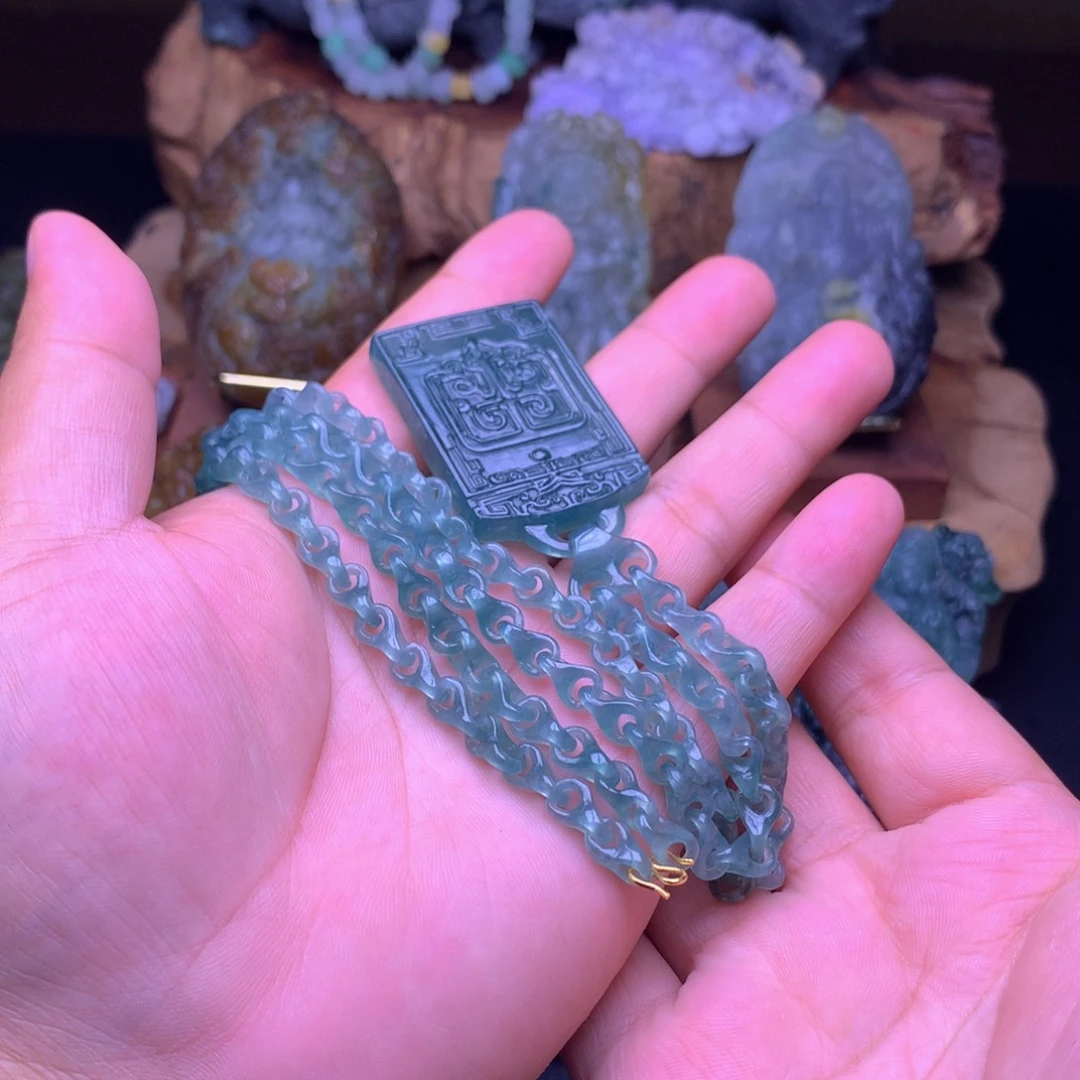 滇***队未镶嵌定制翡翠翡翠
