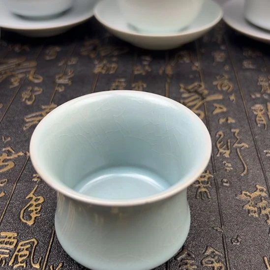 汝瓷天青仿古釉束腰马蹄杯