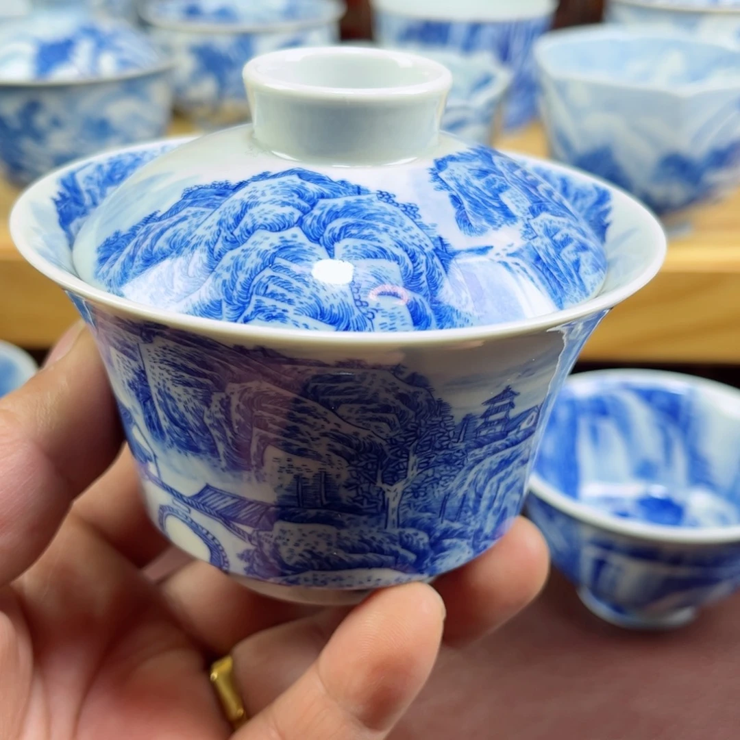 K*微瑕工笔山水马蹄盖碗