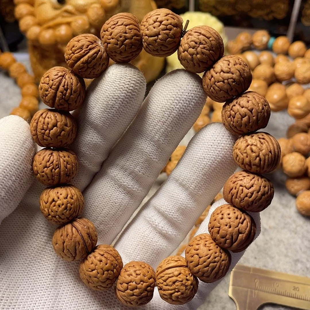 脑纹桃核素核手串