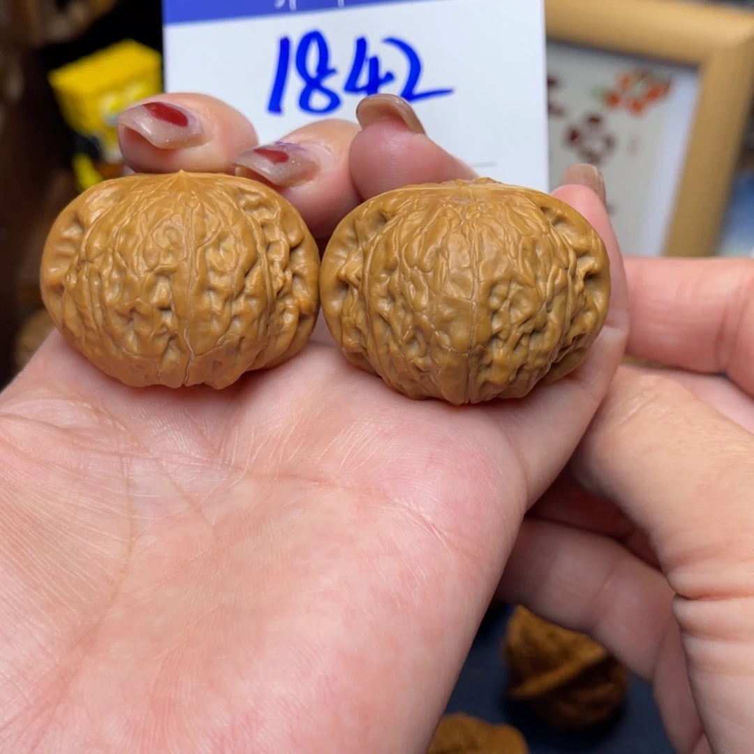 桃核把件铁锤38。精修。 李。