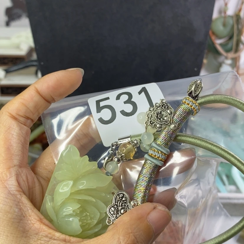 【闪购商品】岫玉颈饰未镶嵌社***匪