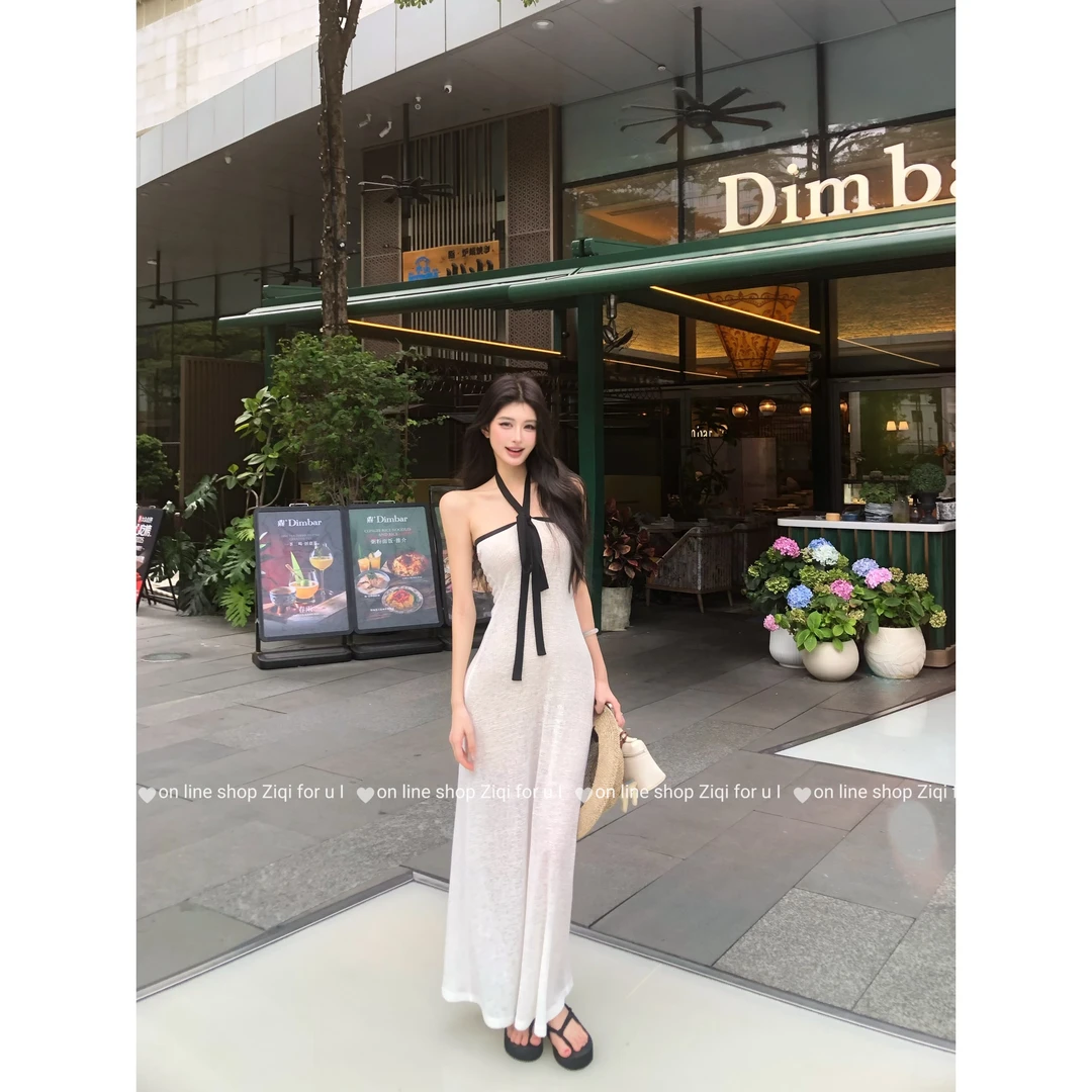 罗马假日白色挂脖抹胸连衣裙女秋好看气质紧身纯欲包臀长裙7202