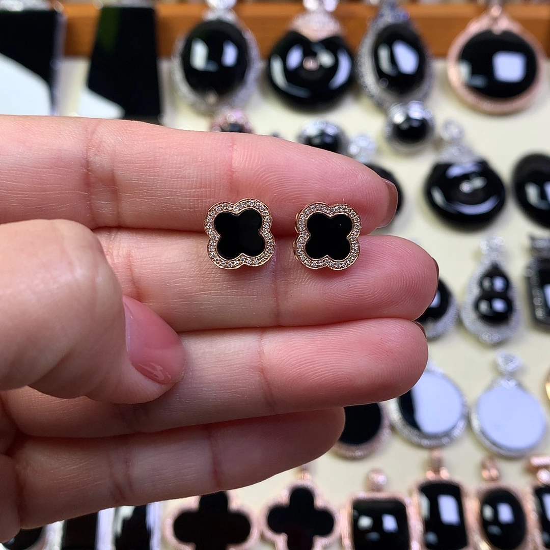 翡翠18K金镶嵌耳钉