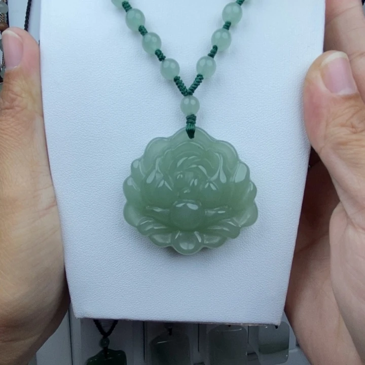 ****来石英质玉未镶嵌颈饰