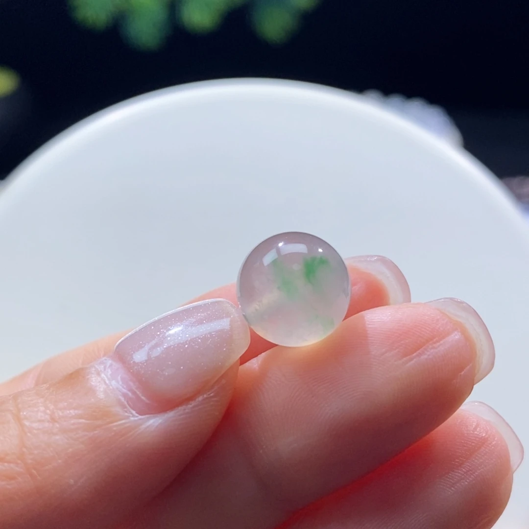颈饰未镶嵌翡翠冰茶飘绿卡12mm