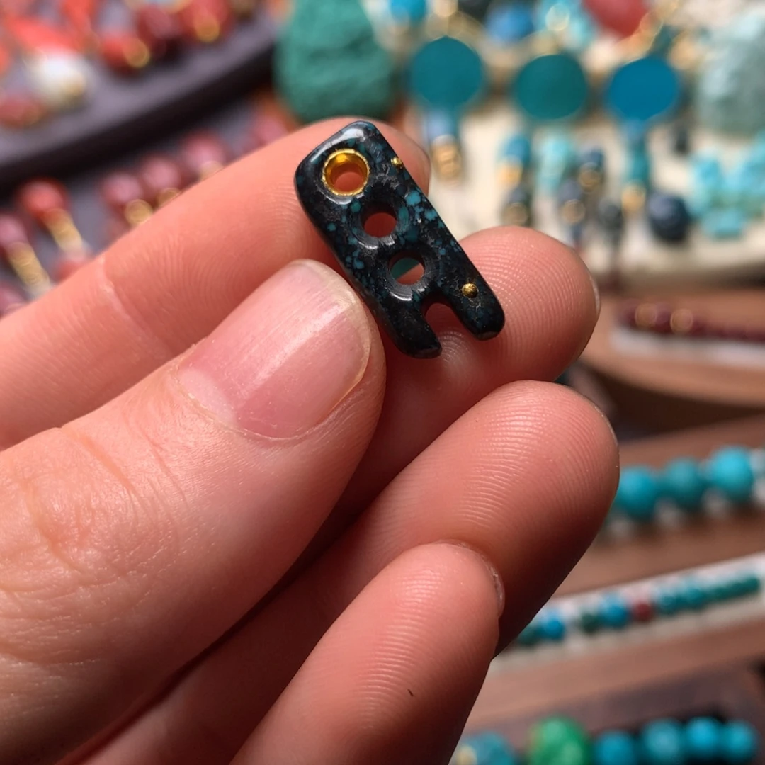 未镶嵌绿松石藏式侧挂