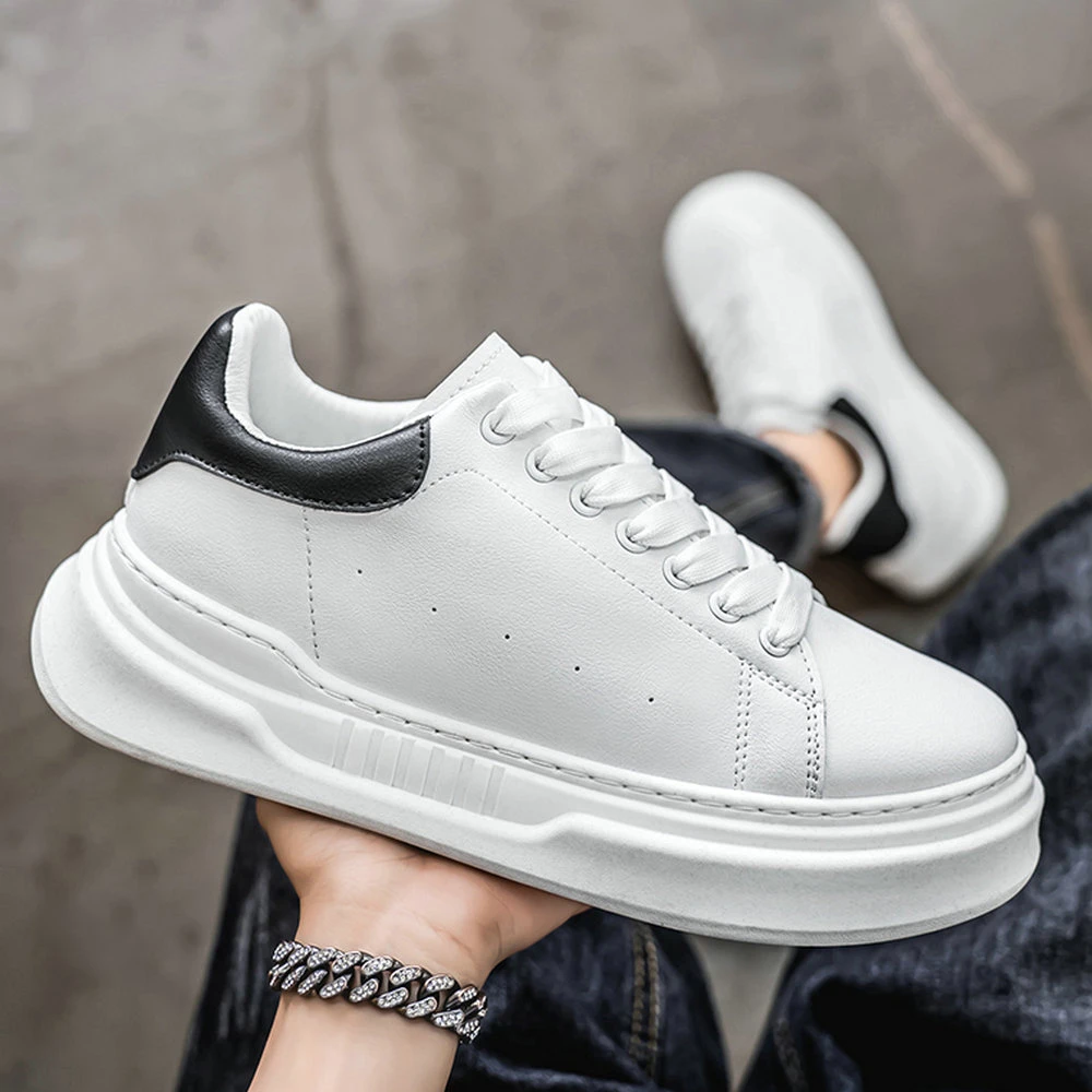 小白鞋男款2025新款白色男鞋厚底时尚韩版低帮青少年简约板鞋男生