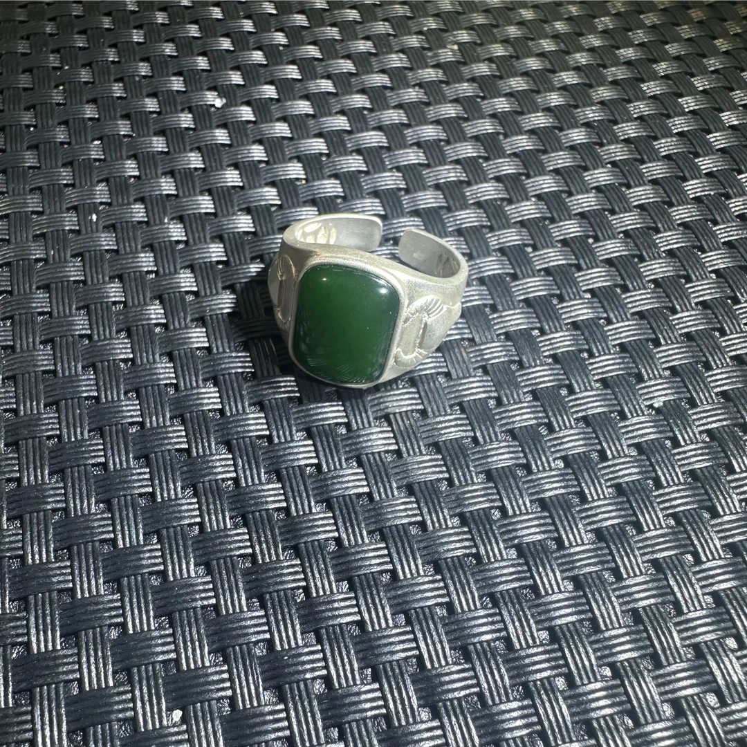 和田玉戒指气质时尚