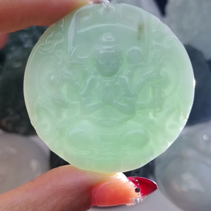 翡翠颈饰未镶嵌天然的A货翡翠多样性发货