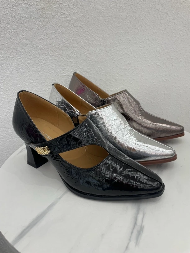 中跟粗跟软底软面深口鞋包头气质时尚