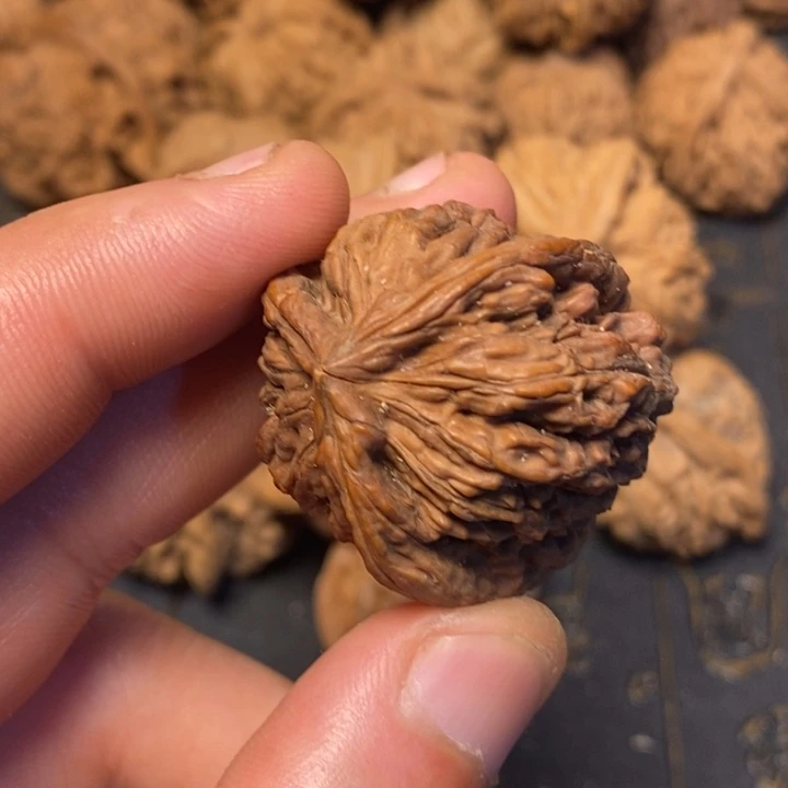 z***x文玩核桃吊坠文玩核桃异形单只