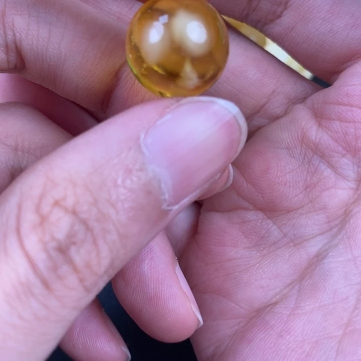 未镶嵌琥珀裸石微瑕100