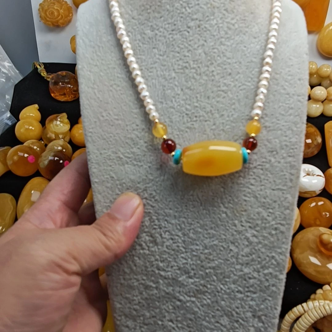 未镶嵌吊坠(赠链)蜜蜡