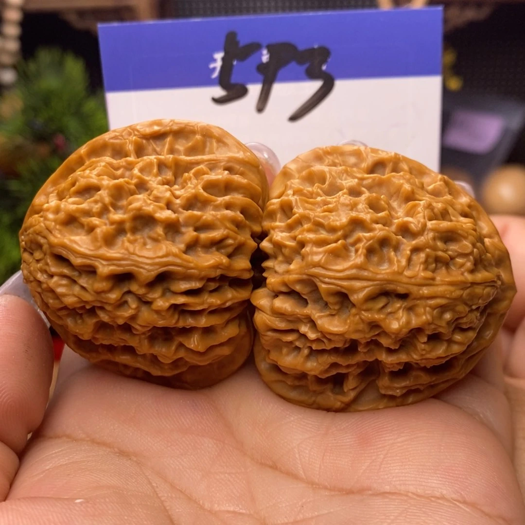 文玩核桃吊坠南疆石。边。41 肚43。丹