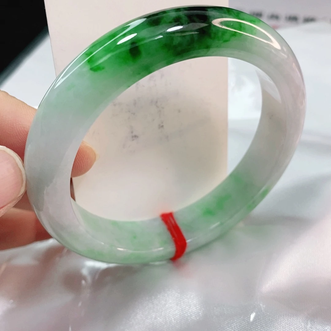 翡翠手镯未镶嵌61圈口