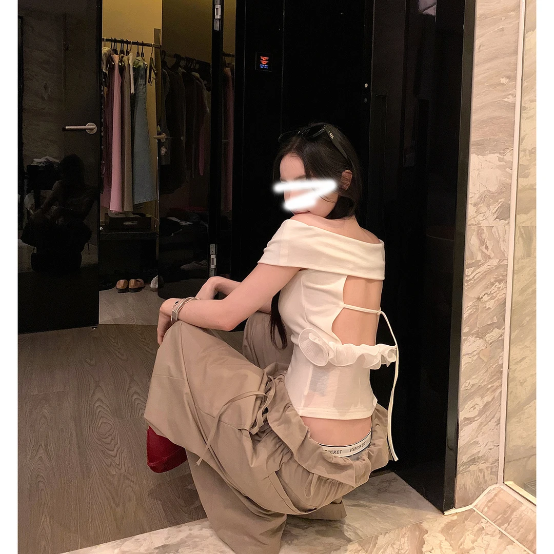 杏绡荷曳 小众设计感一字肩短袖t恤女夏露背纯欲性感辣妹上衣