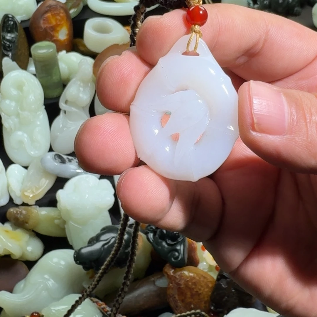 和田玉颈饰未镶嵌