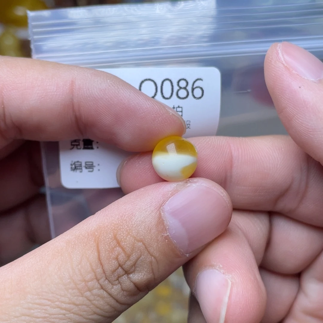 琥珀未镶嵌珠宝奇石