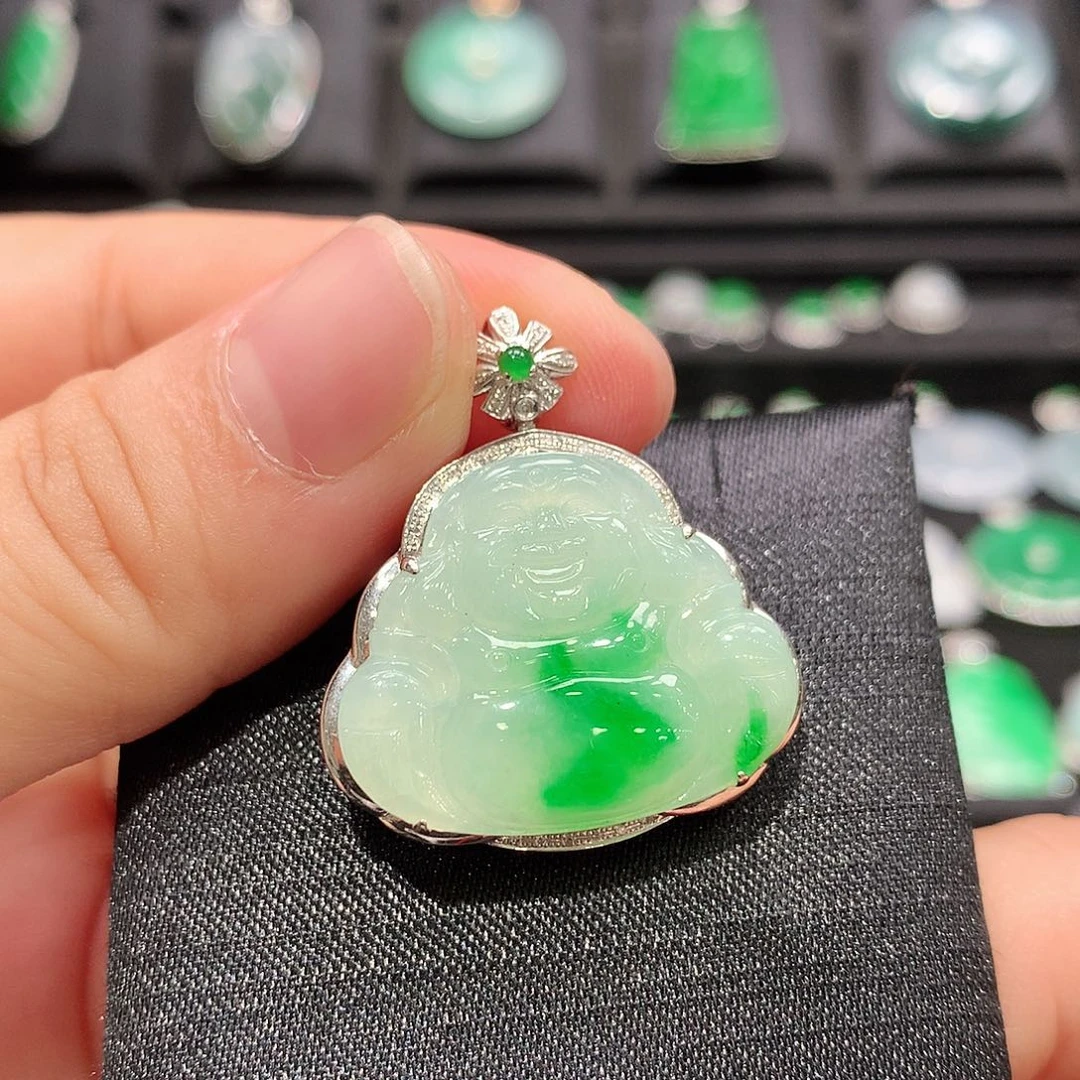 翡翠18K金镶嵌颈饰佛公