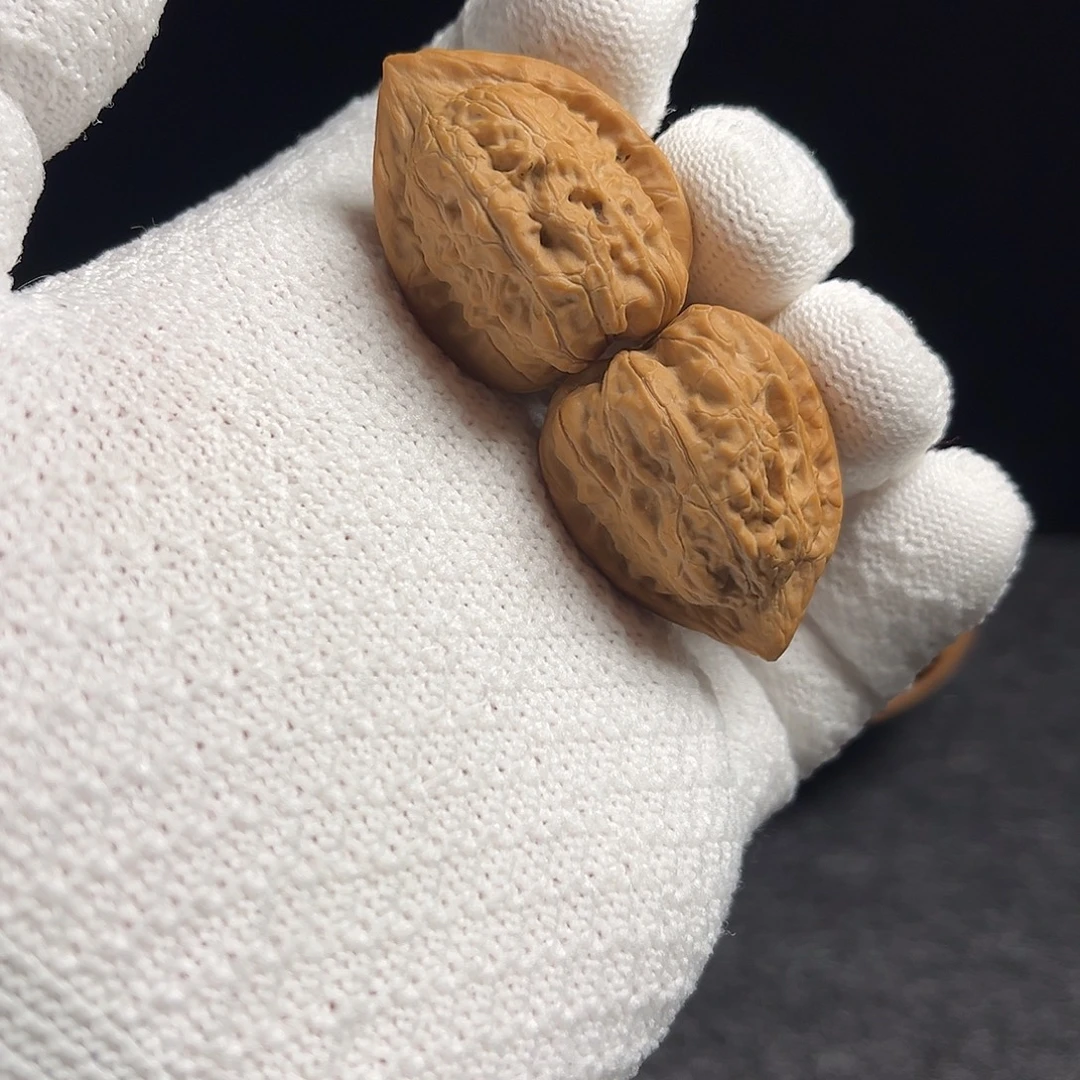 文玩核桃吊坠30赤龙