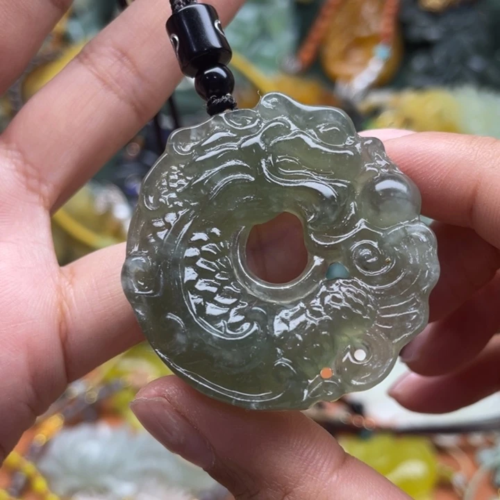 蛇纹石玉未镶嵌吊坠